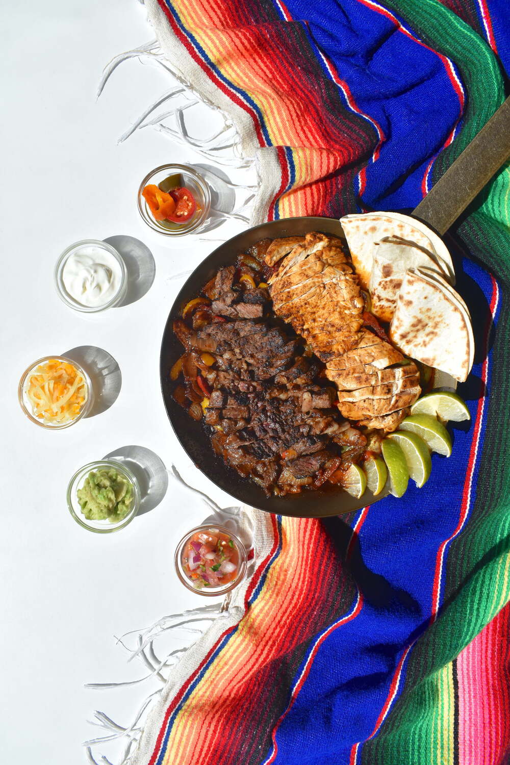 SIZZLING FAJITAS CHICKEN AND BEEF Que Pasa john King mad SIZZLING FAJITAS CHICKEN AND BEEF Que Pasa john King mad